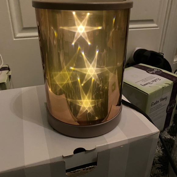 Star Dance Scentsy warmer - Picture 2 of 3